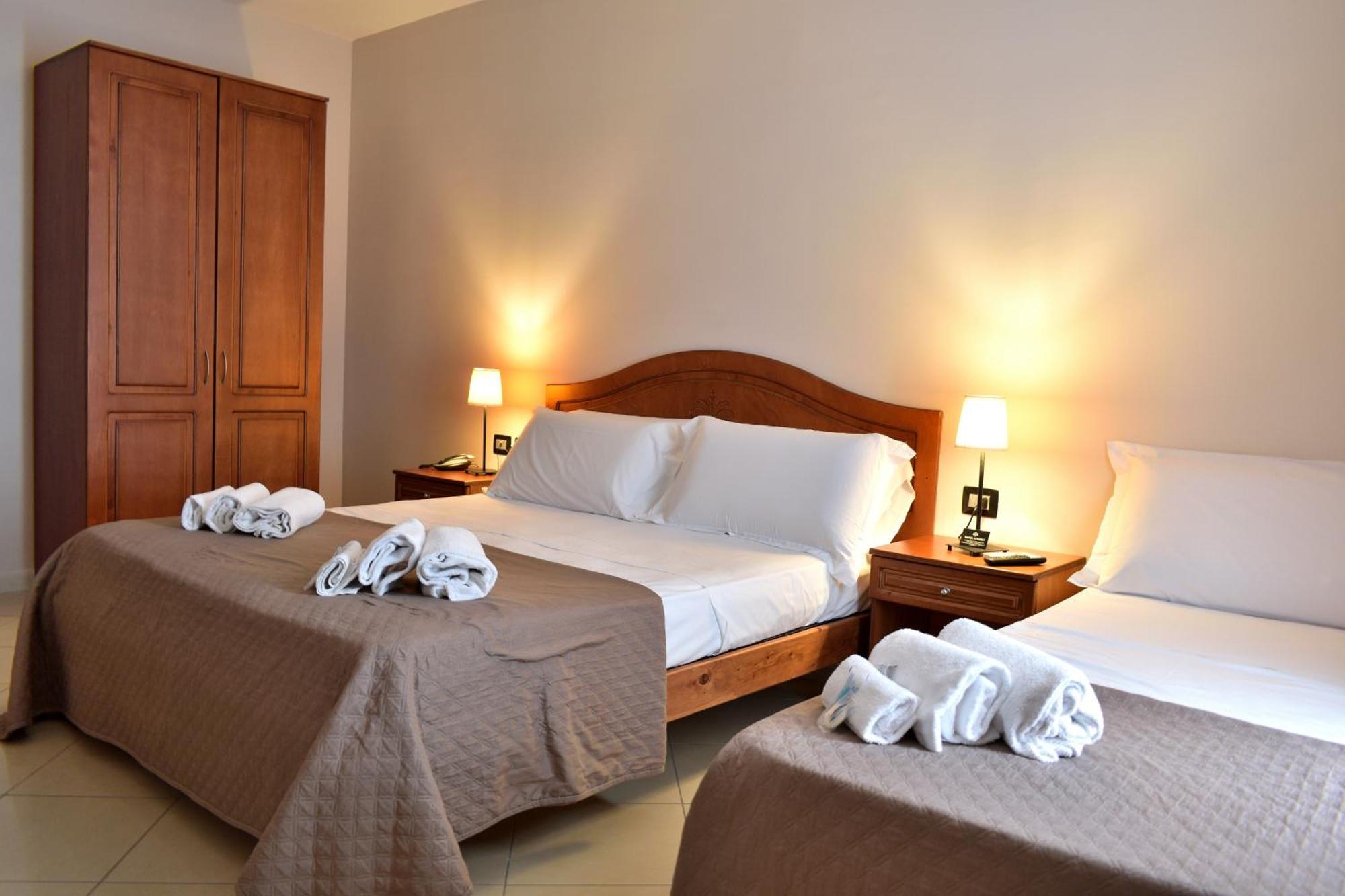 Hotel Plaza Aversa Exterior foto
