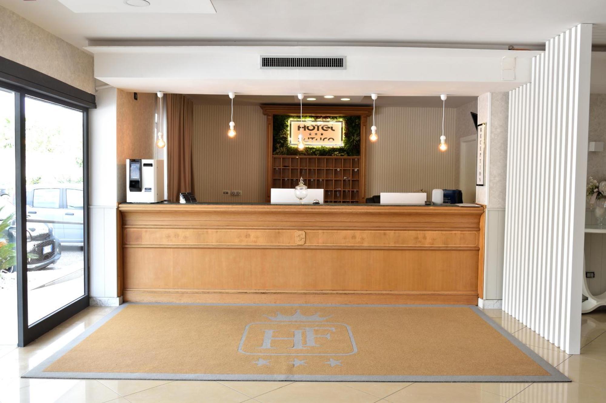 Hotel Plaza Aversa Exterior foto